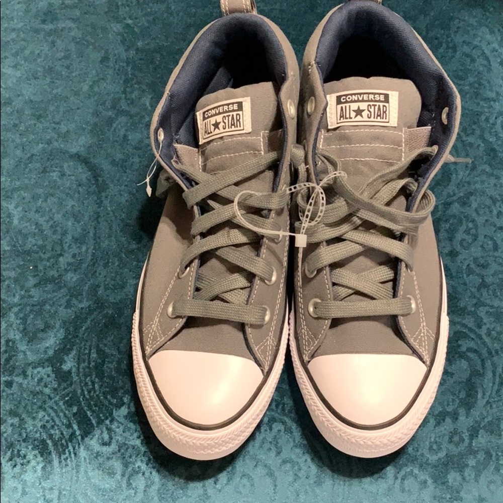 Converse NWT Z 9 Mens’a classic! Gray and white